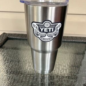 Yeti Built for the Wild Steel Tumbler
Travel Cup with Lid 30 oz